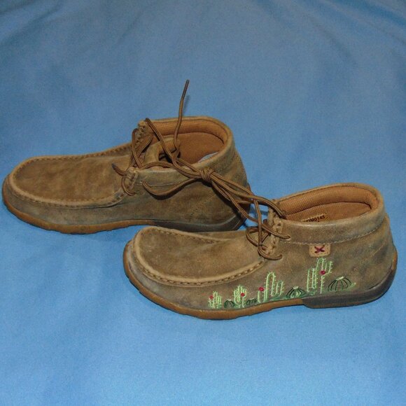 Twisted X Shoes - WOMEN'S  TWISTED X  LEATHER  CHUKKA BOOTS  EMBROIDERED CACTUS